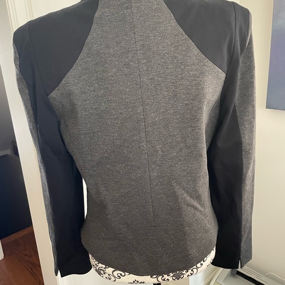 Gorgeous two tone jacket - Picture 2 of 6